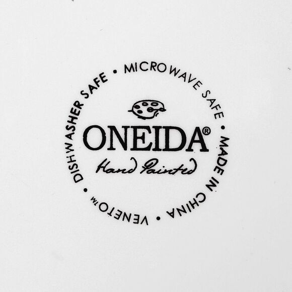 Oneida Veneto Stoneware Dinner Plate - 10.75” - Discontinued Pattern - Picture 4 of 4